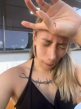 Snapshot of loira_messi chatting on 03/03/25, 07:49 loira messi online show from 03/03/25, 07:49