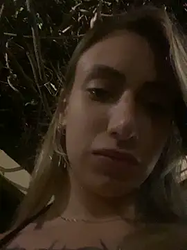 Snapshot of loira_messi chatting on 03/17/25, 11:32 loira messi online show from 03/17/25, 11:32