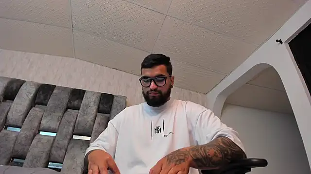 Chrys Harris01 online show from 01/11/25, 01:27