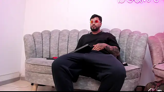 Chrys Harris01 online show from 03/04/25, 01:45