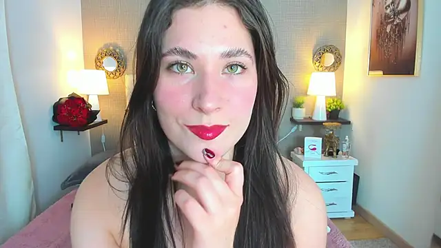 Snapshot of ValeryLovee chatting on 12/20/25, 03:35 ValeryLovee online show from 12/20/25, 03:35
