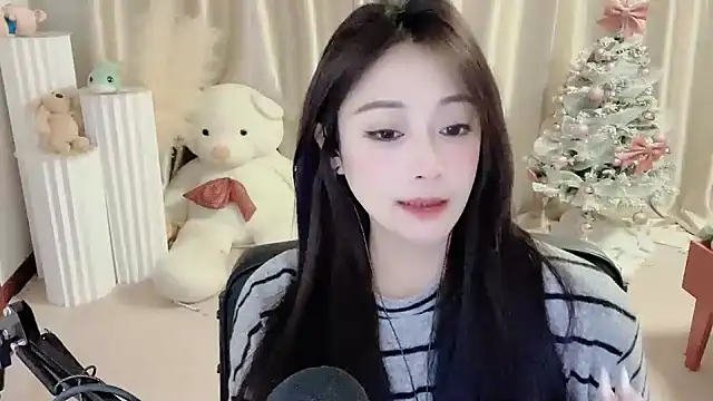 Daisy-77 online show from 12/18/24, 06:57