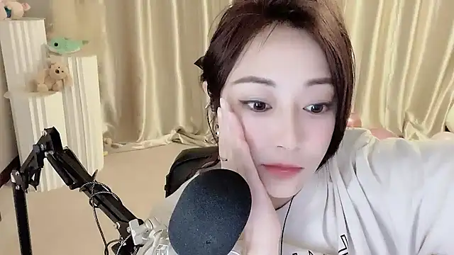 Daisy-77 online show from 01/13/25, 08:48