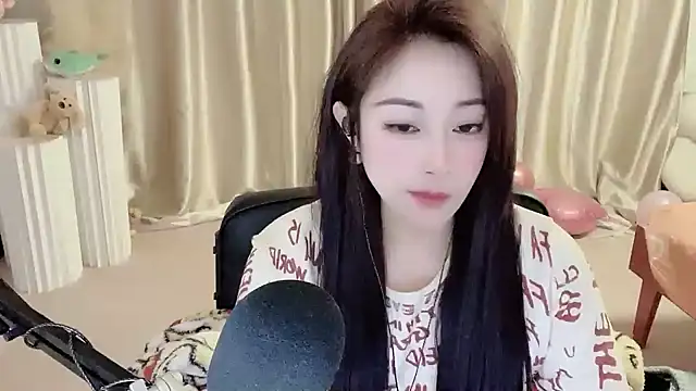 Daisy-77 online show from 01/14/25, 06:07