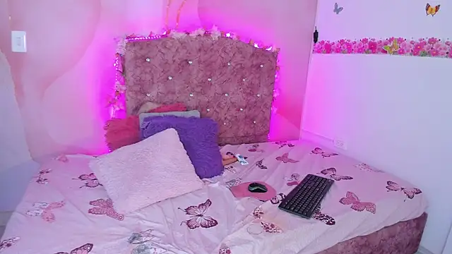 Daisy  rose online show from 01/03/25, 06:11