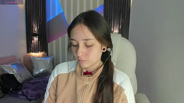 emily layton online show from 12/31/24, 10:04