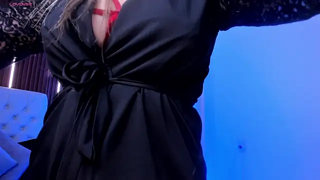 Snapshot of SEXMILLA_ chatting on 09/21/25, 05:03 SEXMILLA online show from 09/21/25, 05:03