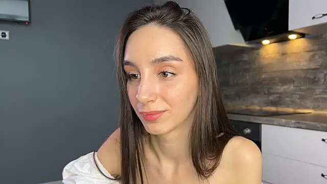 Snapshot of ElizabethElison chatting on 01/21/25, 12:39 ElizabethElison online show from 01/21/25, 12:39