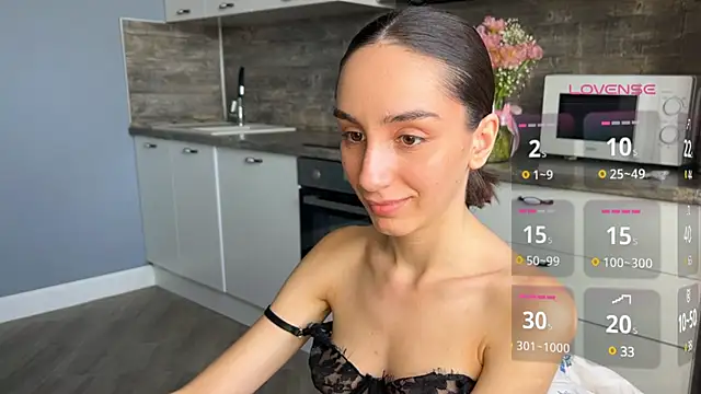 Snapshot of ElizabethElison chatting on 03/13/25, 09:32 ElizabethElison online show from 03/13/25, 09:32