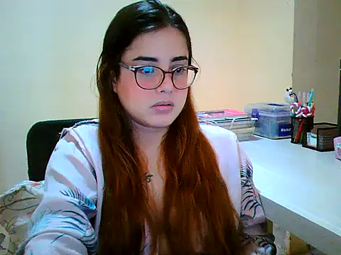 Snapshot of maliamiller chatting on 10/31/25, 11:50 maliamiller online show from 10/31/25, 11:50