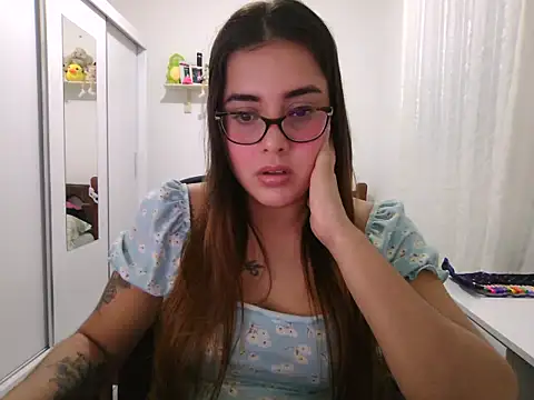 maliamiller online show from 06/05/26, 06:52