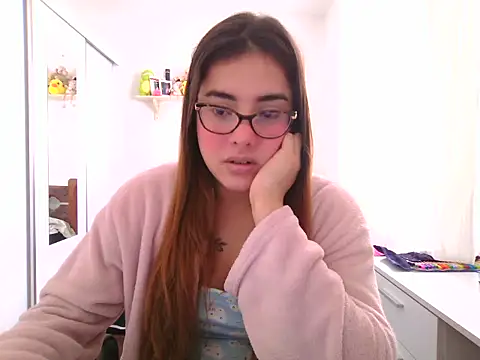 maliamiller online show from 06/11/26, 01:31