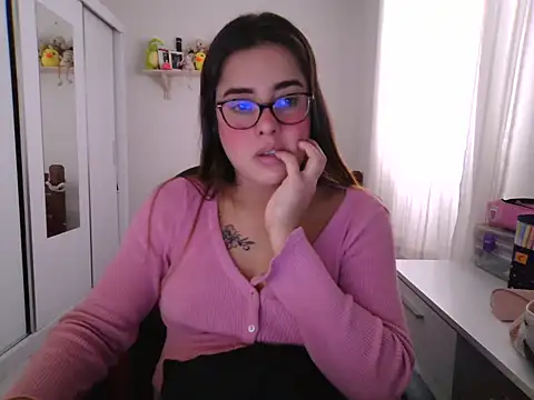 maliamiller online show from 07/03/26, 07:53