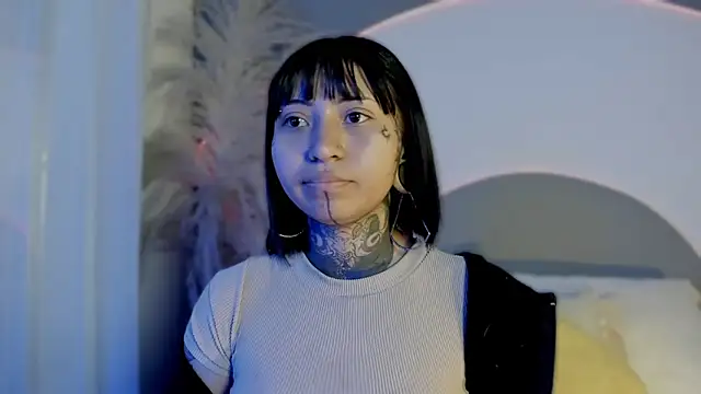 Snapshot of Evangeline_bell chatting on 10/14/25, 03:35 Evangeline bell online show from 10/14/25, 03:35