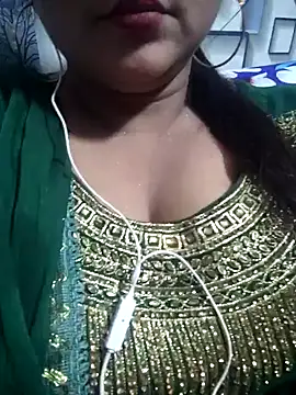 Jeenat  online show from 12/27/24, 08:18