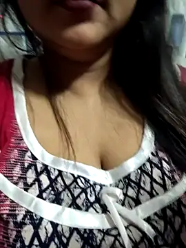Jeenat  online show from 12/30/24, 07:00