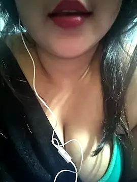 Jeenat  online show from 01/10/25, 08:59