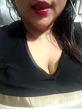 Jeenat  online show from 01/18/25, 09:02