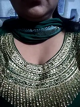 Jeenat  online show from 02/07/25, 05:29