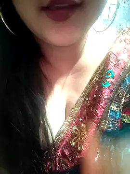 Jeenat  online show from 02/08/25, 10:08