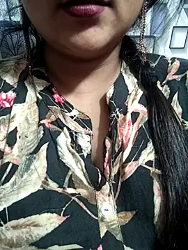 Jeenat  online show from 02/15/25, 06:23