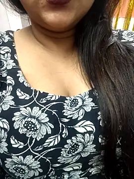 Jeenat  online show from 02/19/25, 08:20