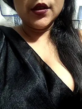 Jeenat  online show from 02/28/25, 07:25