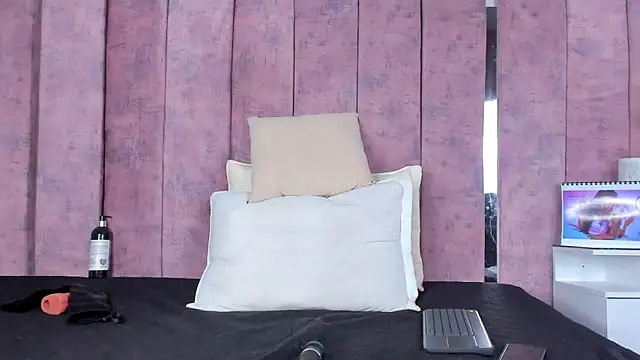 AshlieRoberts online show from 12/24/24, 12:11