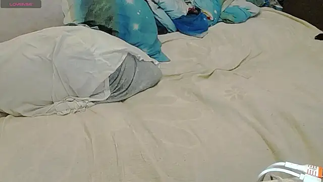 Snapshot of lisa_Black00 chatting on 11/18/25, 11:03 lisa Black00 online show from 11/18/25, 11:03