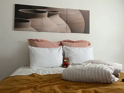 NadiaBanks online show from 09/22/25, 05:59