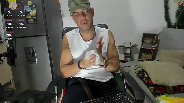 latinmartin73 online show from 12/10/24, 03:41