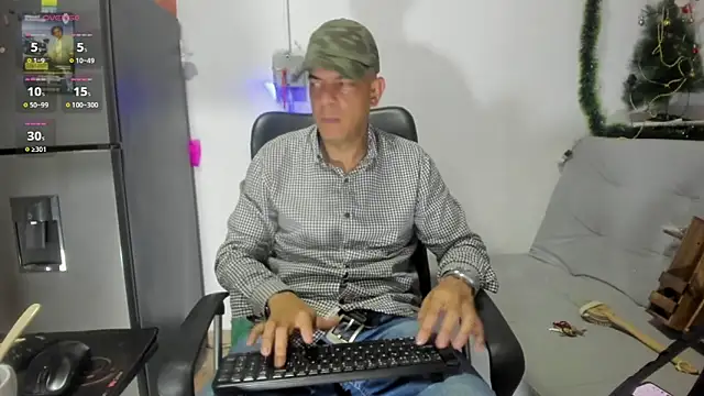 latinmartin73 online show from 12/13/24, 03:05