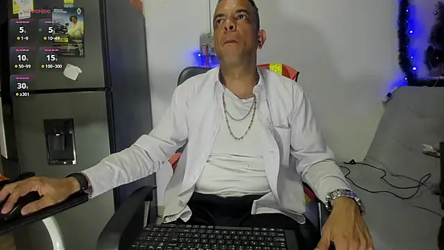 latinmartin73 online show from 12/20/24, 01:36