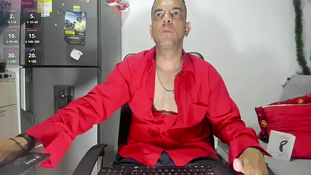 latinmartin73 online show from 12/28/24, 01:08
