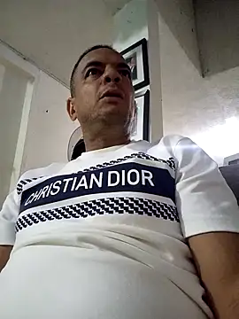 latinmartin73 online show from 01/01/25, 04:50