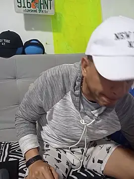 latinmartin73 online show from 10/19/25, 04:46