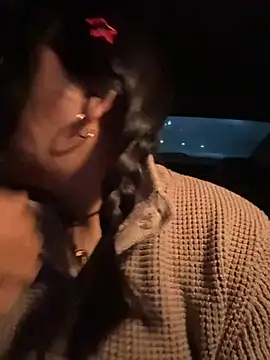 Snapshot of kittyfresita chatting on 10/30/25, 01:51 kittyfresita online show from 10/30/25, 01:51