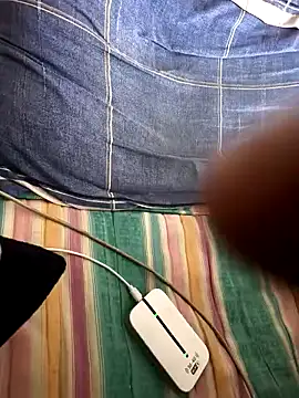 huzi518 online show from 02/18/25, 07:32