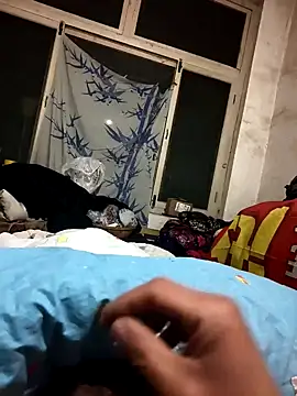 huzi518 online show from 02/19/25, 04:44