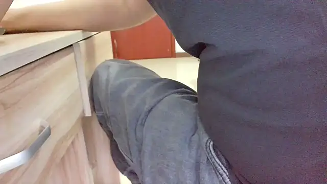 huzi518 online show from 10/18/25, 08:59