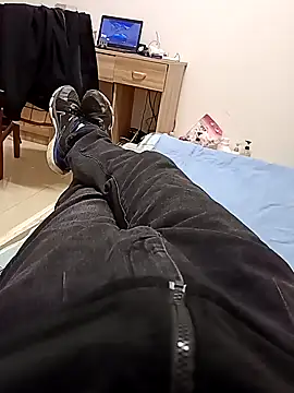 huzi518 online show from 12/02/25, 09:14