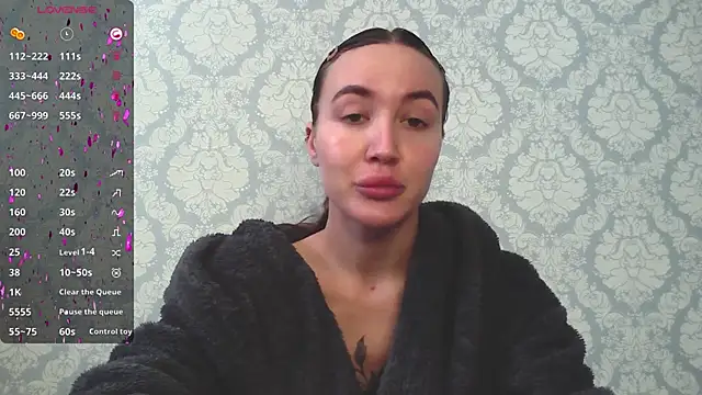 Snapshot of Stasia_Queen chatting on 02/21/25, 07:45 Stasia Queen online show from 02/21/25, 07:45