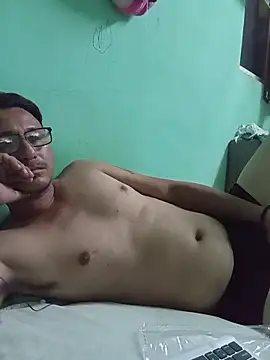 Snapshot of Andresguz35 chatting on 11/10/25, 06:01 Andresguz35 online show from 11/10/25, 06:01