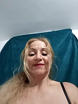 Snapshot of Fenix_528 chatting on 12/12/24, 11:29 Fenix 528 online show from 12/12/24, 11:29