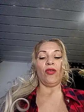 Snapshot of Fenix_528 chatting on 11/01/25, 03:19 Fenix 528 online show from 11/01/25, 03:19