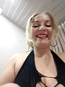 Snapshot of Fenix_528 chatting on 11/22/25, 12:09 Fenix 528 online show from 11/22/25, 12:09