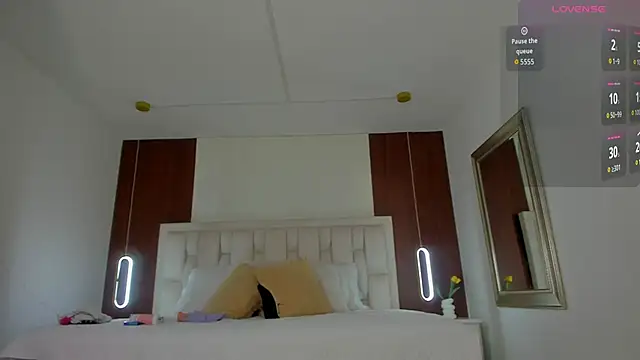 Mia brunette26 online show from 06/17/26, 05:10