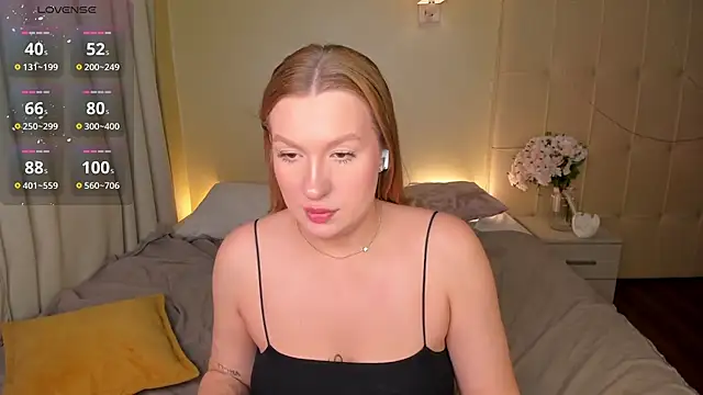 Snapshot of Emma__Leee chatting on 01/25/25, 04:13 Emma Leee online show from 01/25/25, 04:13