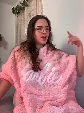 Snapshot of tatianaAlvarez1 chatting on 11/28/25, 10:18 tatianaAlvarez1 online show from 11/28/25, 10:18