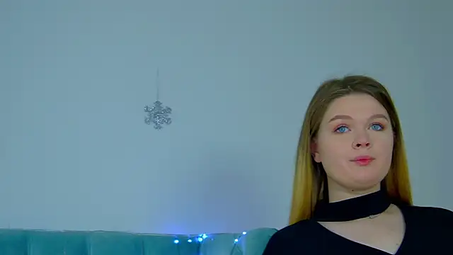 CrystalLyons online show from 12/28/24, 06:17